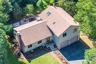 21 Club House Dr, Bourne, MA 02559 - Photo 2