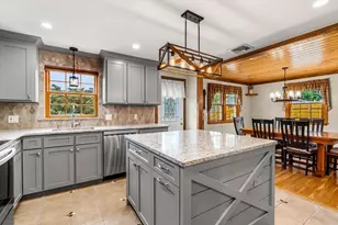37 Home St, Peabody, MA 01960 - Photo 8