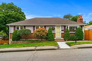 37 Home St, Peabody, MA 01960 - Photo 2