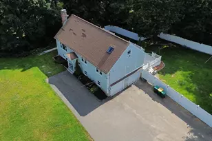 40 Poquanticut Ave, Easton, MA 02334 - Photo 2