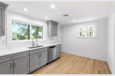 146A W Division St, Braintree, MA 02184 - Photo 12