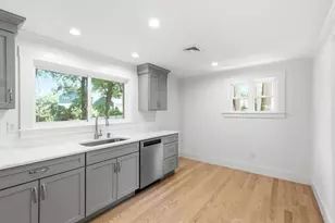146A W Division St, Braintree, MA 02184 - Photo 12