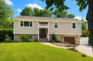 2 Cutter Ln, Dartmouth, MA 02748 - Photo 1