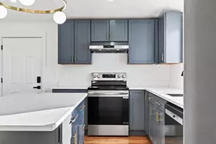 22 Berlin St, Quincy, MA 02170 - Photo 2