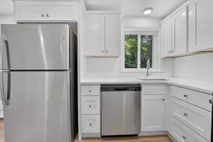 201 Bishop Dr, Framingham, MA 01702 - Photo 10