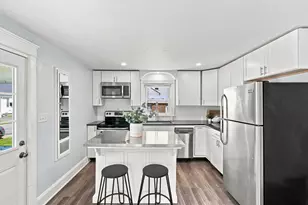337 Wilbur, Swansea, MA 02777 - Photo 2