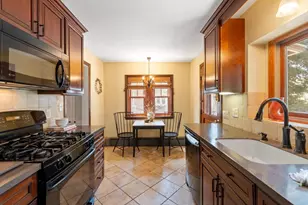 188 Florence St, Melrose, MA 02176 - Photo 8