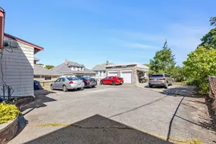 8 Mapleton St, Boston, MA 02135 - Photo 18