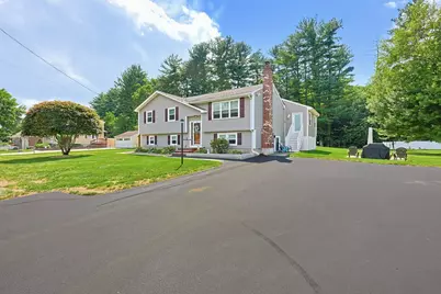 19 Bellflower Rd, Billerica, MA 01821 - Photo 2