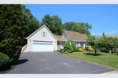 10 Patriot Ln, Whitman, MA 02382 - Photo 2