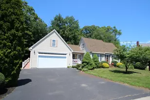10 Patriot Ln, Whitman, MA 02382 - Photo 2