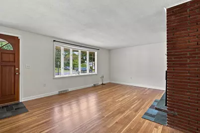 19 Champlain Dr, Hudson, MA 01749 - Photo 8