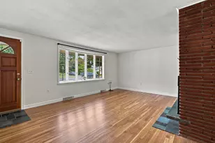 19 Champlain Dr, Hudson, MA 01749 - Photo 8