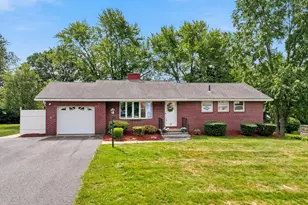 19 Champlain Dr, Hudson, MA 01749 - Photo 1