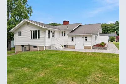 19 Champlain Dr, Hudson, MA 01749 - Photo 4