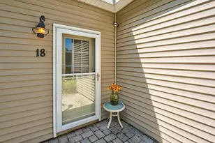 18 Woodland Dr, Lunenburg, MA 01462 - Photo 2