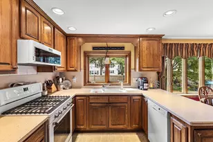 76 Forest St, Lowell, MA 01851 - Photo 14