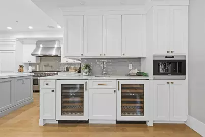 377 W 1st St #5, Boston, MA 02127 - Photo 6
