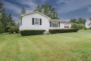 90 Columbia Dr, Amherst, MA 01002 - Photo 2