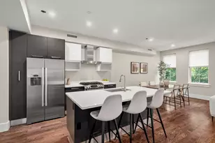 10 St George St, Boston, MA 02118 - Photo 4