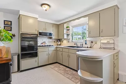 6 Winthrop Dr, Attleboro, MA 02703 - Photo 6