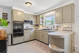 6 Winthrop Dr, Attleboro, MA 02703 - Photo 6