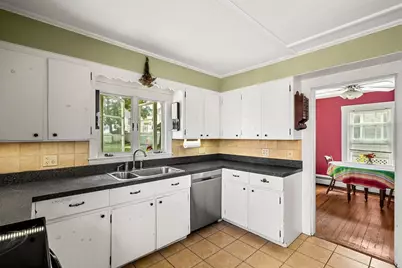 24 Vernon St, Haverhill, MA 01835 - Photo 12