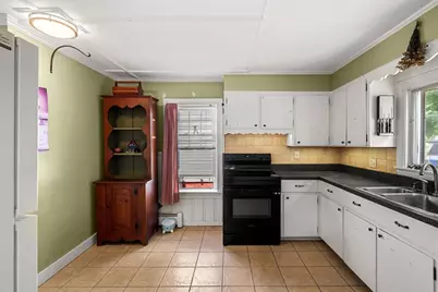 24 Vernon St, Haverhill, MA 01835 - Photo 14