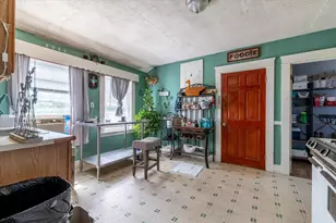 17 Rockdale St, Worcester, MA 01606 - Photo 28