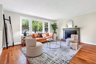 11 Appletree Ln, Bedford, MA 01730 - Photo 2