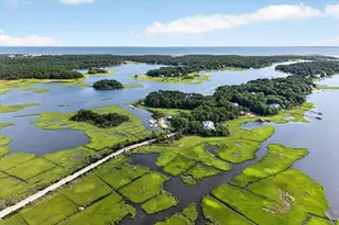 203 Monomoscoy Rd, Mashpee, MA 02649 - Photo 2
