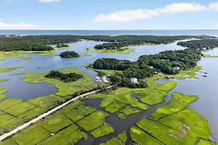 203 Monomoscoy Rd, Mashpee, MA 02649 - Photo 2
