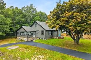 618 Wareham St, Middleborough, MA 02346 - Photo 2