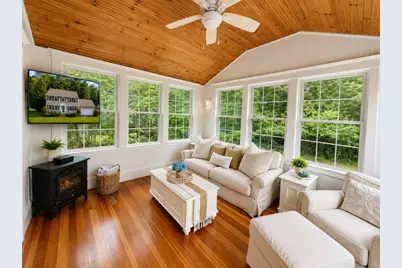 239 Presidential Dr, Abington, MA 02351 - Photo 4
