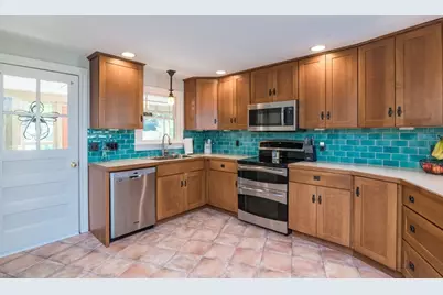 2 Lakeview Ave, Granby, MA 01033 - Photo 8