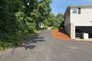 585 Burncoat, Worcester, MA 01606 - Photo 22