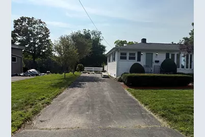 585 Burncoat #1, Worcester, MA 01606 - Photo 2