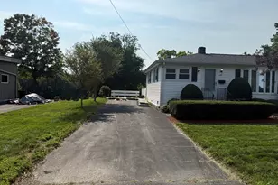 585 Burncoat, Worcester, MA 01606 - Photo 2