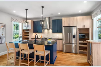 53 Bailey Street, Boston, MA 02124 - Photo 6