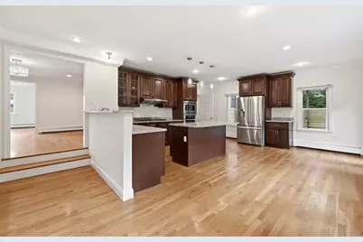 8 Wilson St, Wellesley, MA 02482 - Photo 12