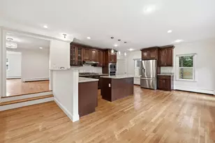 8 Wilson St, Wellesley, MA 02482 - Photo 12