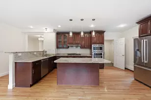 8 Wilson St, Wellesley, MA 02482 - Photo 10