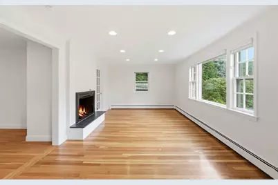 8 Wilson St, Wellesley, MA 02482 - Photo 6