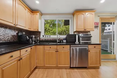 47 Chestnut St, Lynn, MA 01902 - Photo 16