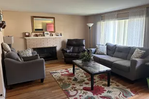22 Hurley Cir, Marlborough, MA 01752 - Photo 2