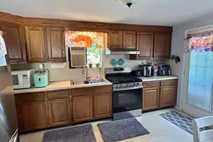 22 Hurley Cir, Marlborough, MA 01752 - Photo 4