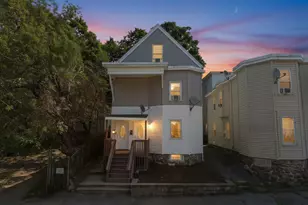 127-129 Cedar St, Haverhill, MA 01830 - Photo 2