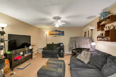 8 Carriage Hill Rd #17, Amesbury, MA 01913 - Photo 4