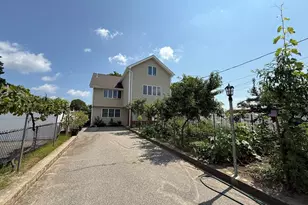 54 Pleasant St, Wareham, MA 02571 - Photo 2