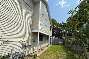 54 Pleasant St, Wareham, MA 02571 - Photo 16